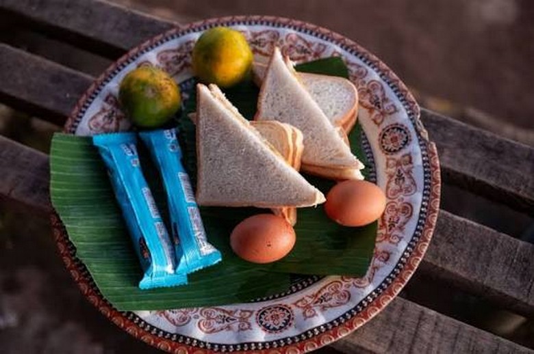 Bữa sáng với trứng luộc bằng hơi nóng núi lửa trên đỉnh Batur
