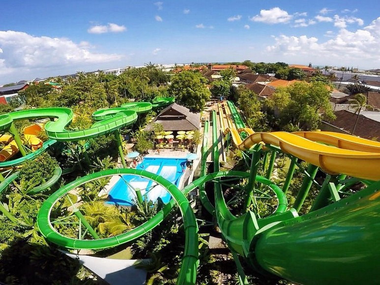 Toàn cảnh các đường trượt và hồ bơi tại Waterbom Bali ở Kuta