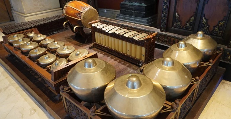 Cận cảnh nhạc cụ gamelan bằng đồng