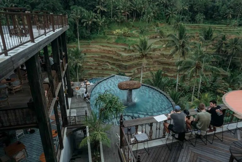 Quán cà phê nhiều tầng nhìn ra ruộng bậc thang Tegallalang